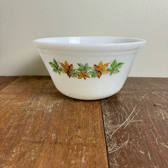 Vintage Federal Milk Glass Mixing Nesting Bowl Brown & Green Fall Leaves 9" - Picture 6 of 7